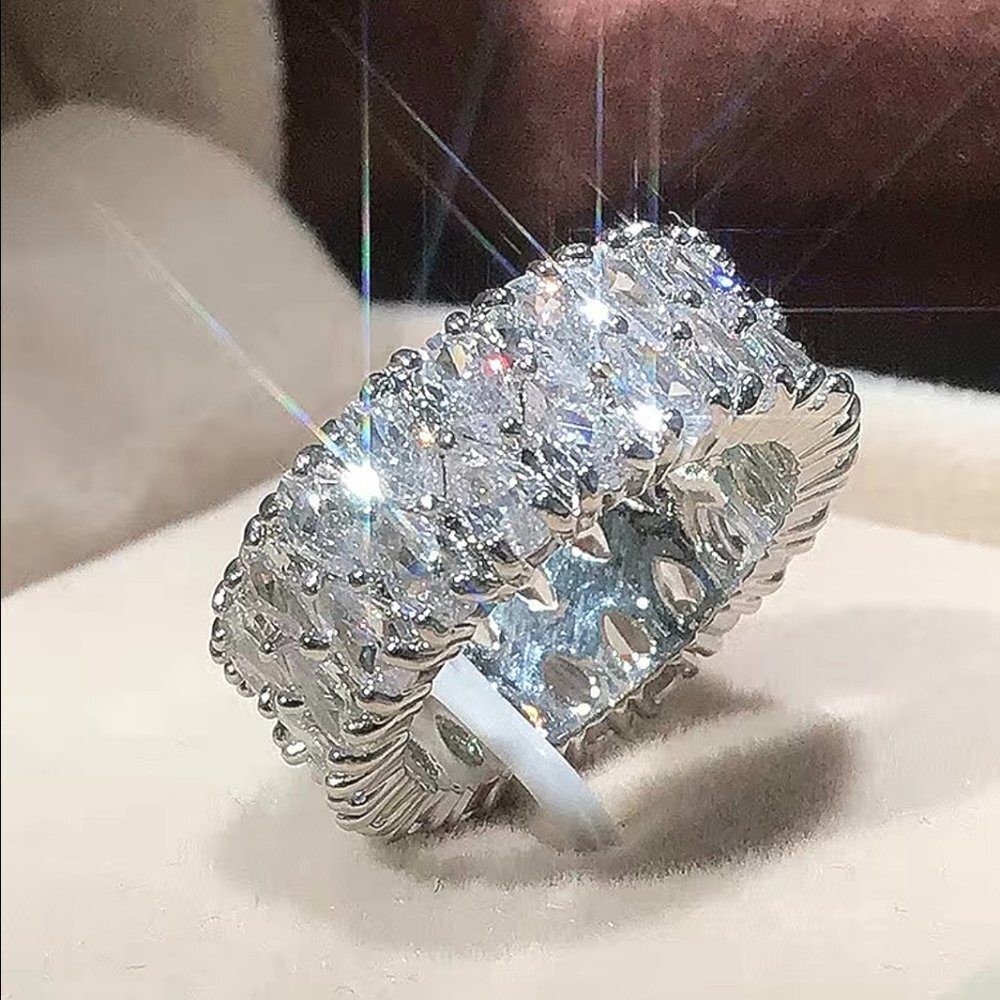 Stunning Silver Cubic Zirconia Multi Stone Fashion Ring